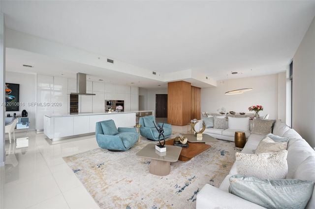 88 SW 7th St PH4301, Miami, FL 33130