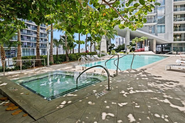 88 SW 7th St PH4301, Miami, FL 33130