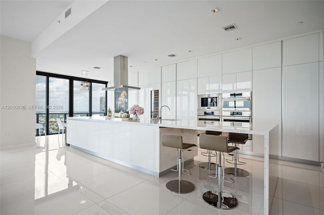 88 SW 7th St PH4301, Miami, FL 33130