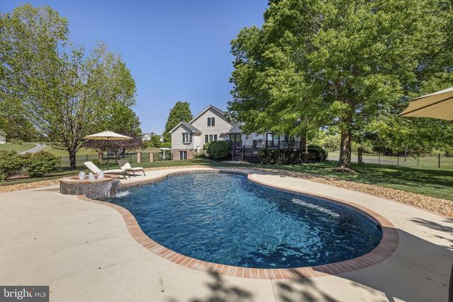 64 ROLLING GREEN LN, Brightwood, VA 22715