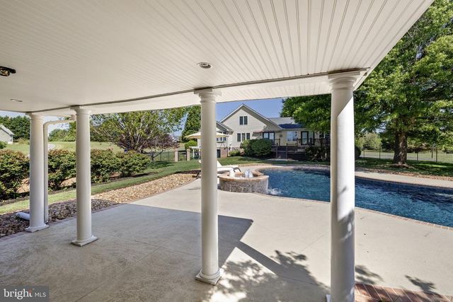 64 ROLLING GREEN LN, Brightwood, VA 22715