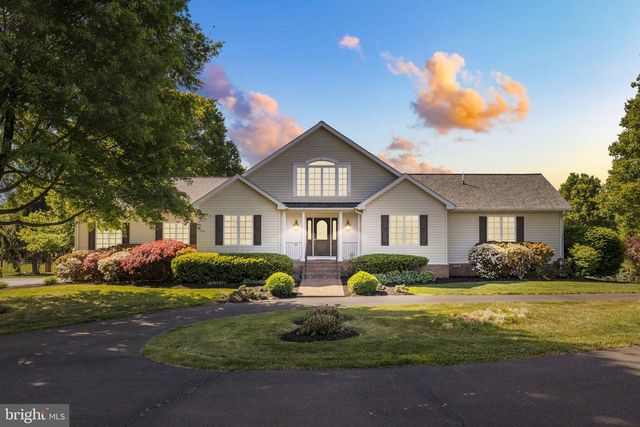 64 ROLLING GREEN LN, Brightwood, VA 22715