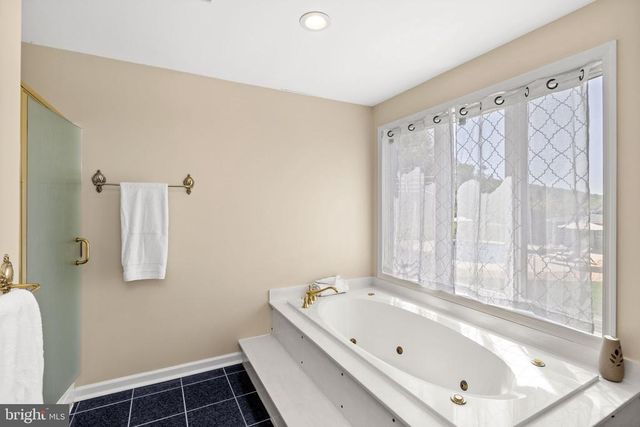 64 ROLLING GREEN LN, Brightwood, VA 22715