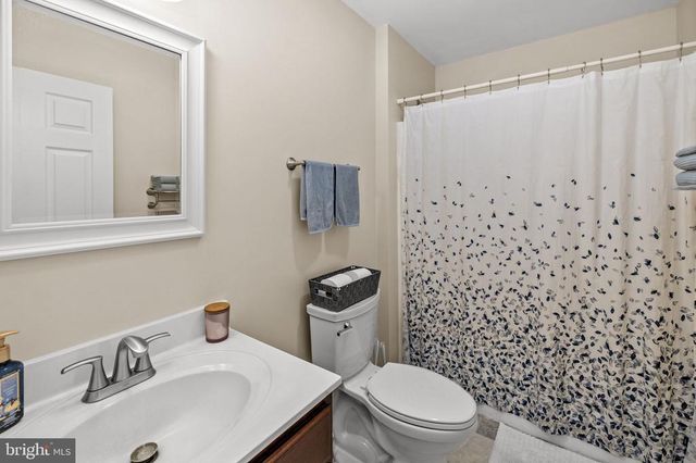 64 ROLLING GREEN LN, Brightwood, VA 22715