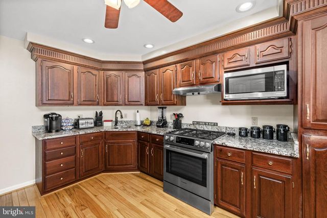 64 ROLLING GREEN LN, Brightwood, VA 22715