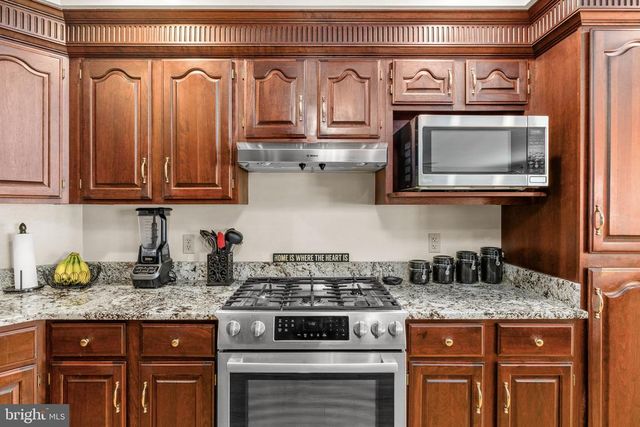 64 ROLLING GREEN LN, Brightwood, VA 22715