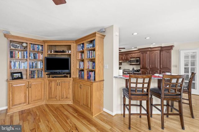 64 ROLLING GREEN LN, Brightwood, VA 22715