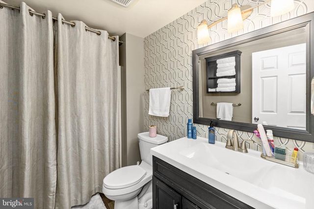 64 ROLLING GREEN LN, Brightwood, VA 22715