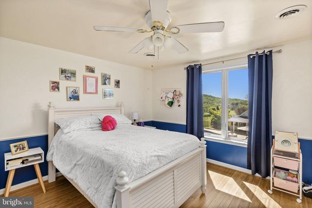 64 ROLLING GREEN LN, Brightwood, VA 22715