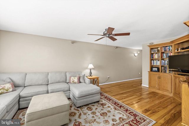 64 ROLLING GREEN LN, Brightwood, VA 22715