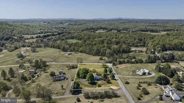 64 ROLLING GREEN LN, Brightwood, VA 22715