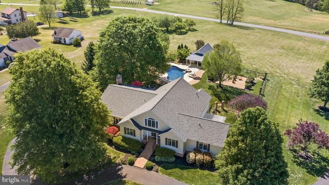 64 ROLLING GREEN LN, Brightwood, VA 22715