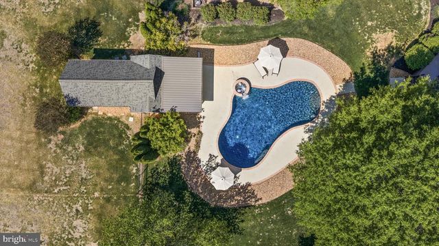 64 ROLLING GREEN LN, Brightwood, VA 22715