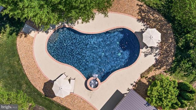 64 ROLLING GREEN LN, Brightwood, VA 22715