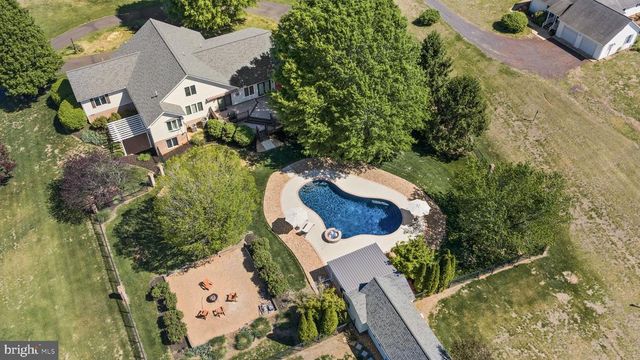 64 ROLLING GREEN LN, Brightwood, VA 22715