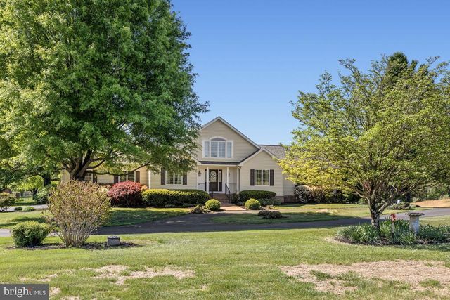 64 ROLLING GREEN LN, Brightwood, VA 22715