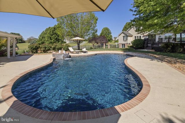 64 ROLLING GREEN LN, Brightwood, VA 22715