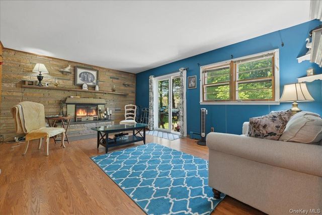 40 Bayview Avenue, Amityville, NY 11701