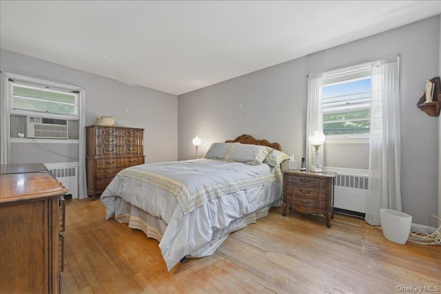 40 Bayview Avenue, Amityville, NY 11701