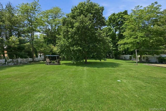 40 Bayview Avenue, Amityville, NY 11701
