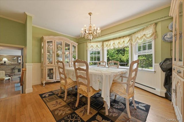 40 Bayview Avenue, Amityville, NY 11701
