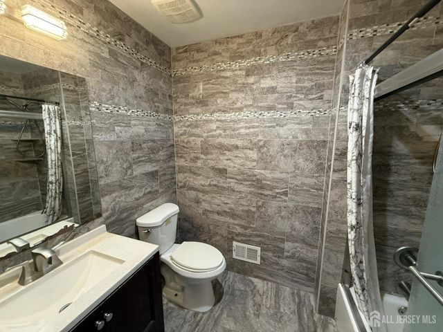 61 Brighton Way, North Brunswick, NJ 08902