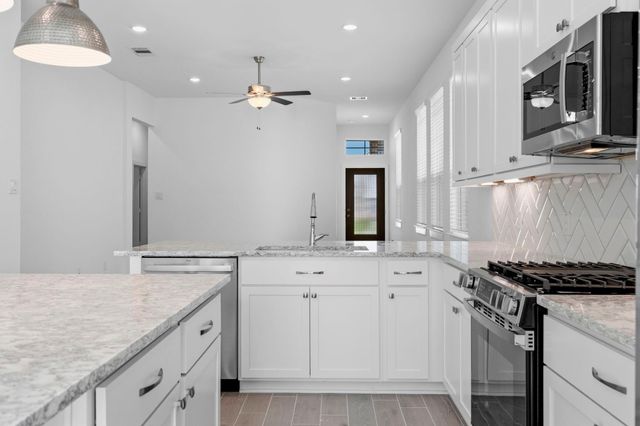 19348 Poppy Village Circle, Magnolia, TX 77355