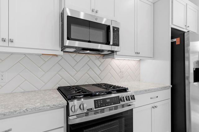 19348 Poppy Village Circle, Magnolia, TX 77355