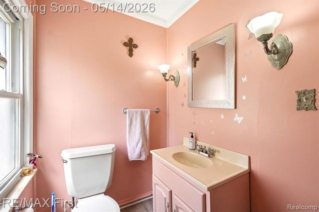 23041 Springbrook Drive, Farmington, MI 48336