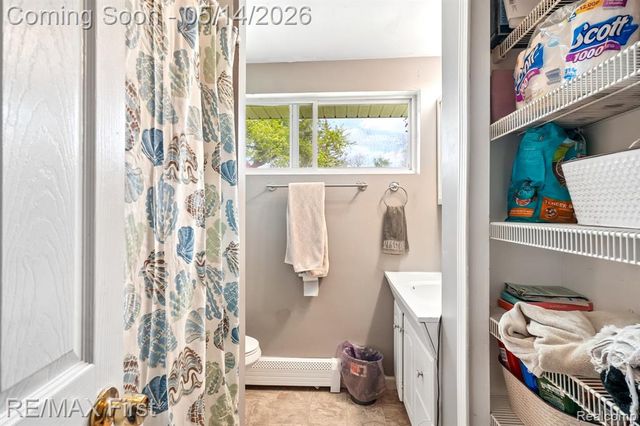 23041 Springbrook Drive, Farmington, MI 48336