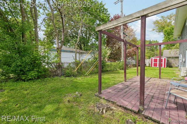 23041 Springbrook Drive, Farmington, MI 48336