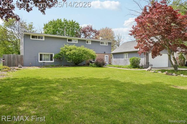 23041 Springbrook Drive, Farmington, MI 48336