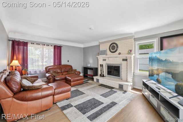 23041 Springbrook Drive, Farmington, MI 48336