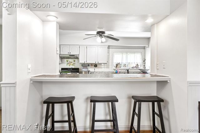 23041 Springbrook Drive, Farmington, MI 48336