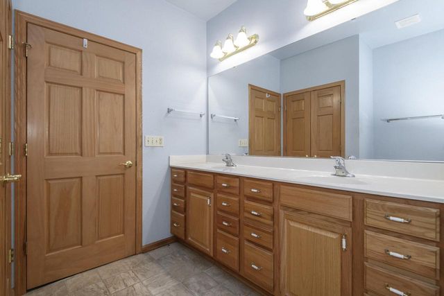 2812 E Somers COURT, Cudahy, WI 53110