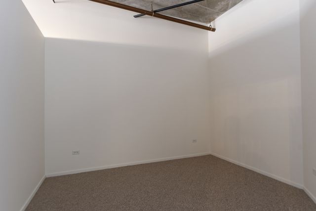 933 W Van Buren Street 821, Chicago, IL 60607