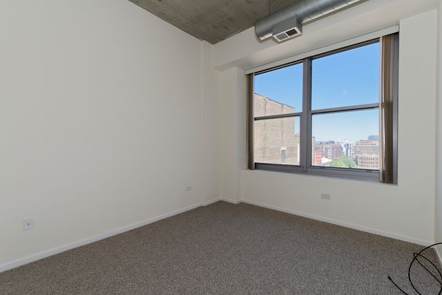 933 W Van Buren Street 821, Chicago, IL 60607