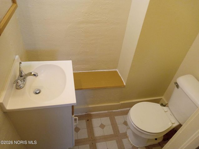 2145 Dorr Street, Toledo, OH 43607