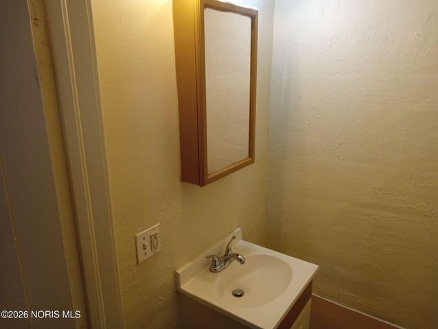 2145 Dorr Street, Toledo, OH 43607