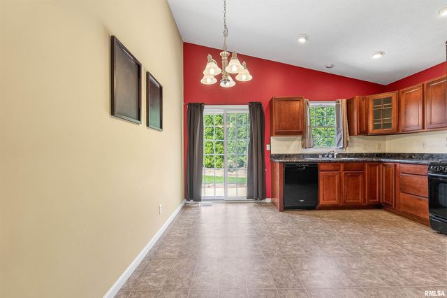 2421 W JUBILEE Lane, Dunlap, IL 61525