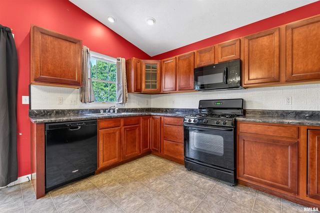 2421 W JUBILEE Lane, Dunlap, IL 61525
