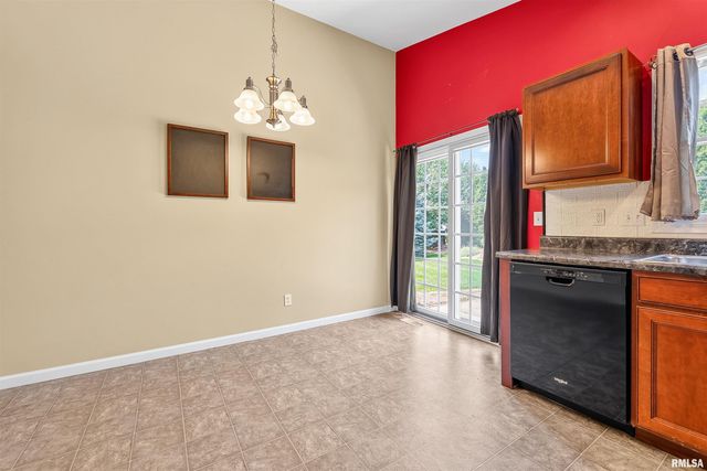 2421 W JUBILEE Lane, Dunlap, IL 61525