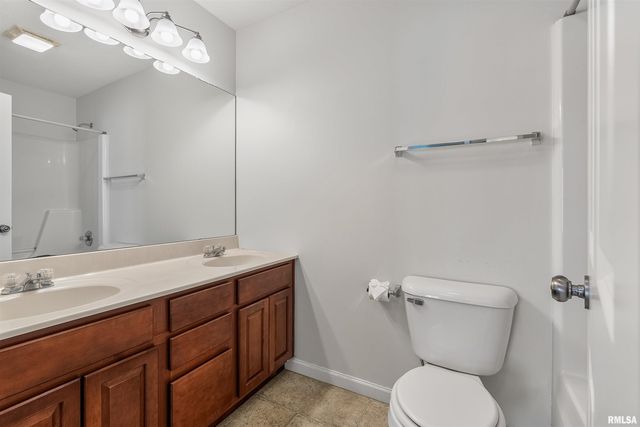 2421 W JUBILEE Lane, Dunlap, IL 61525