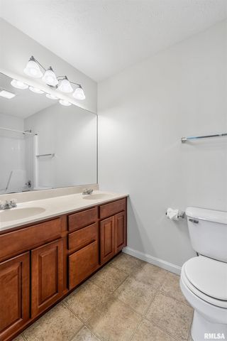2421 W JUBILEE Lane, Dunlap, IL 61525