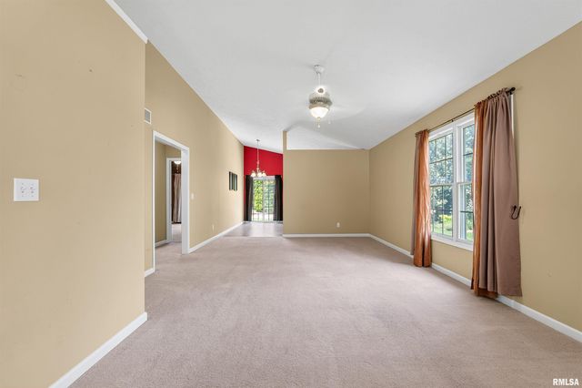 2421 W JUBILEE Lane, Dunlap, IL 61525