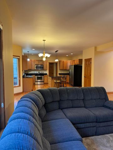 1521 Birdie Way, Chesterton, IN 46304