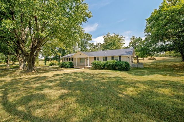 1807 Nelson Rd, Greenbrier, TN 37073
