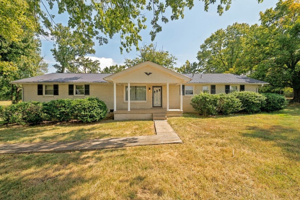 1807 Nelson Rd, Greenbrier, TN 37073
