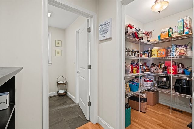 2 O'connor Lane, Woburn, MA 01801