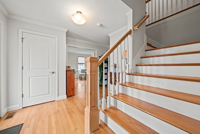2 O'connor Lane, Woburn, MA 01801